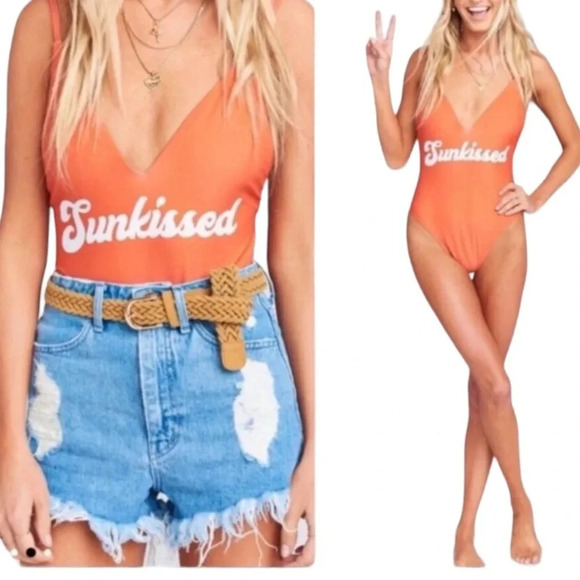 NWT Show Me Your MuMu Sunkissed Siesta Key One Piece Size Small - Picture 1 of 4